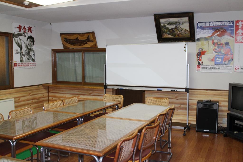 ホテル中の島別館 Sobetsu Buitenkant foto